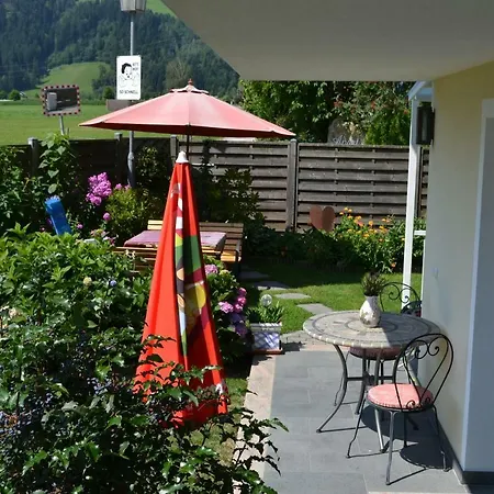 Schatz Apartment *